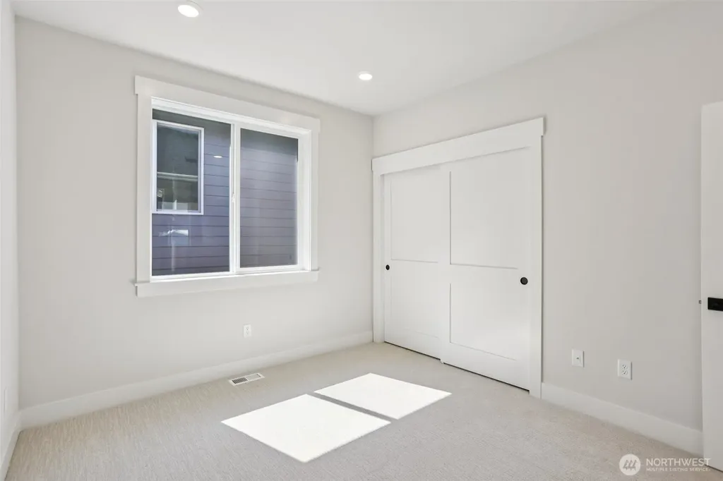 328 182nd Place SE Bothell WA 98012