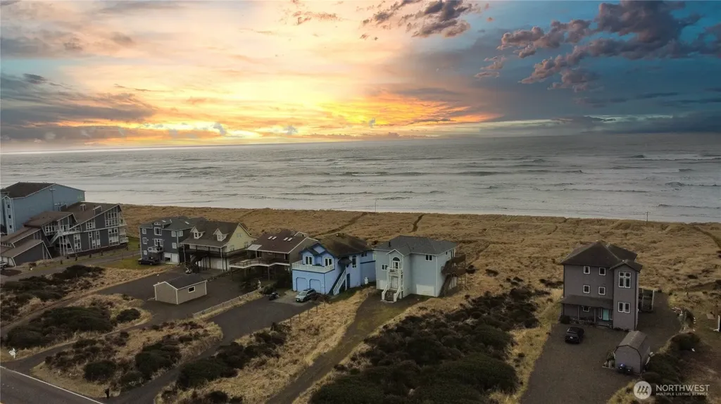 1274 Cutlass SW Ocean Shores WA 98569