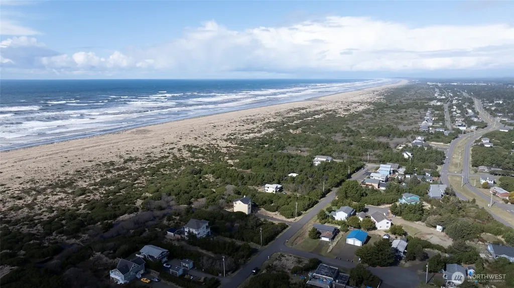 749 S Sand Dune Avenue SW Ocean Shores WA 98569
