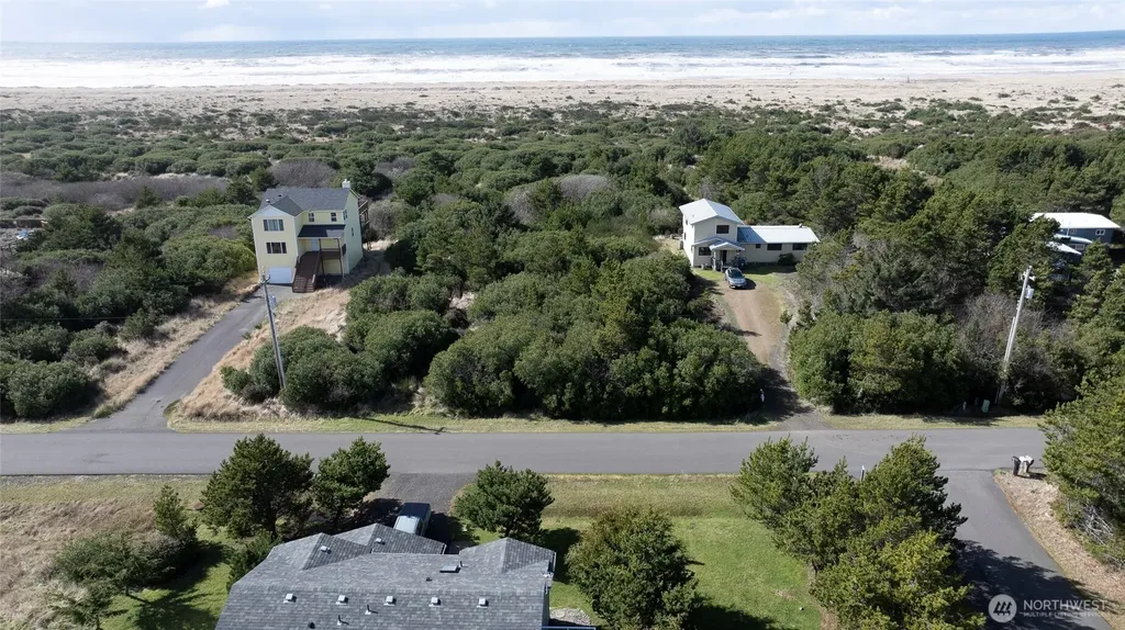 749 S Sand Dune Avenue SW Ocean Shores WA 98569