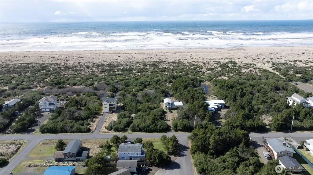 749 S Sand Dune Avenue SW Ocean Shores WA 98569