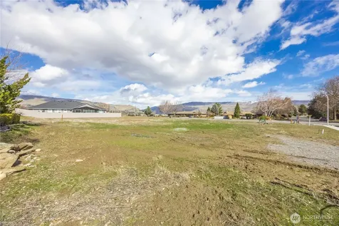 1808 North Road Wenatchee WA 98801