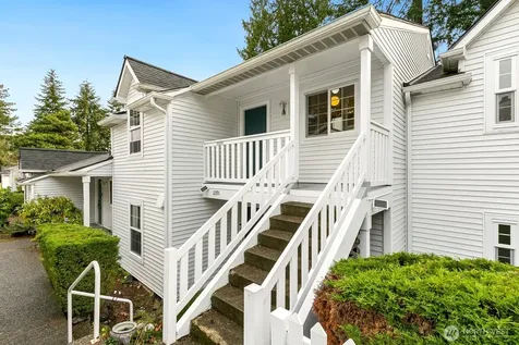 12389 SE 41st Lane Bellevue WA 98006