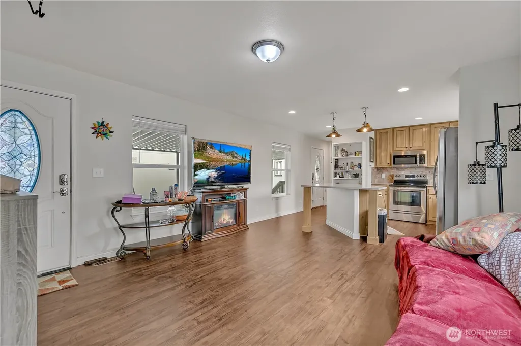 18054 36th Avenue S Seatac WA 98188