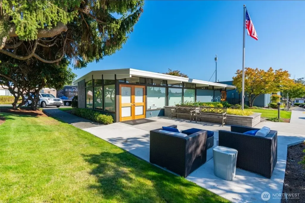 18054 36th Avenue S Seatac WA 98188