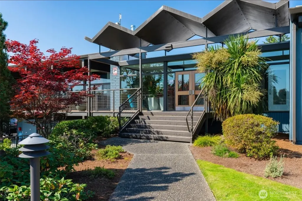 18054 36th Avenue S Seatac WA 98188