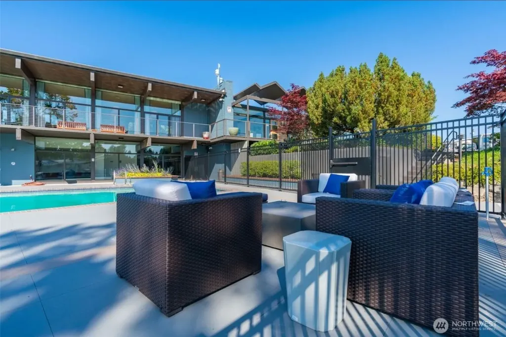 18054 36th Avenue S Seatac WA 98188