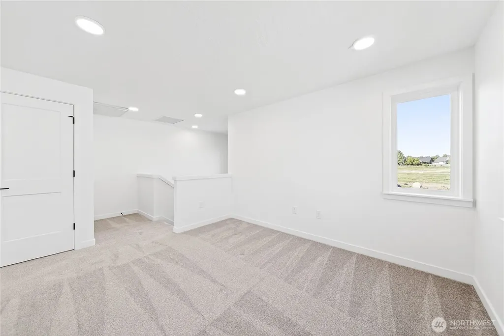 689 SE Quail Run College Place WA 99324