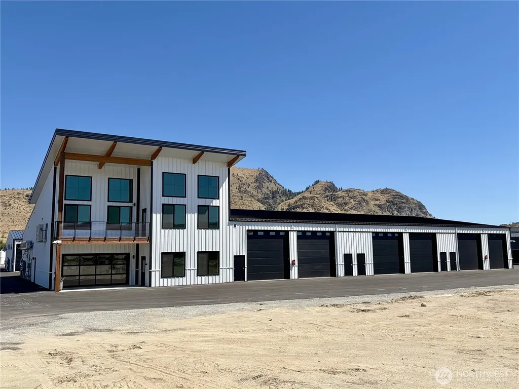 73 E Shop Avenue Chelan WA 98816