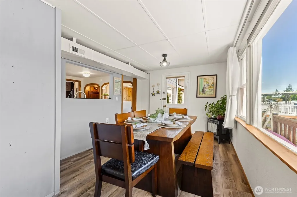 2423 Day Island Boulevard W University Place WA 98466
