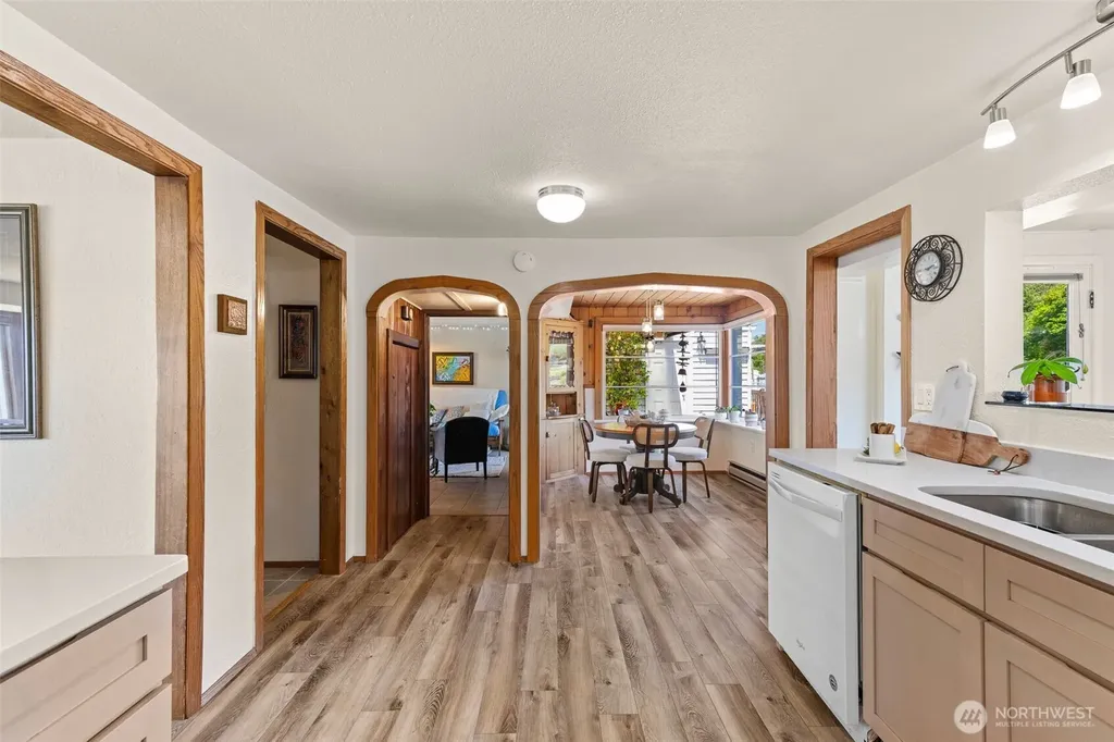 2423 Day Island Boulevard W University Place WA 98466