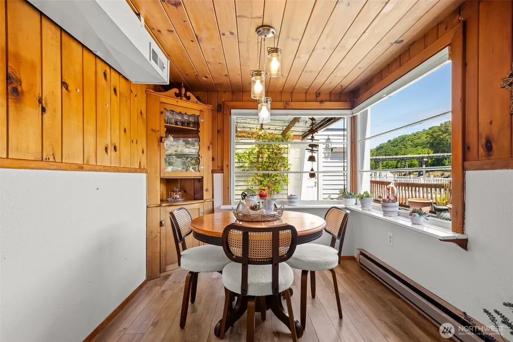 2423 Day Island Boulevard W University Place WA 98466