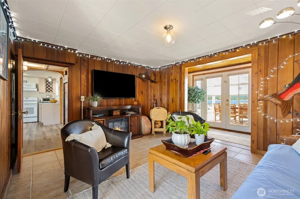 2423 Day Island Boulevard W University Place WA 98466