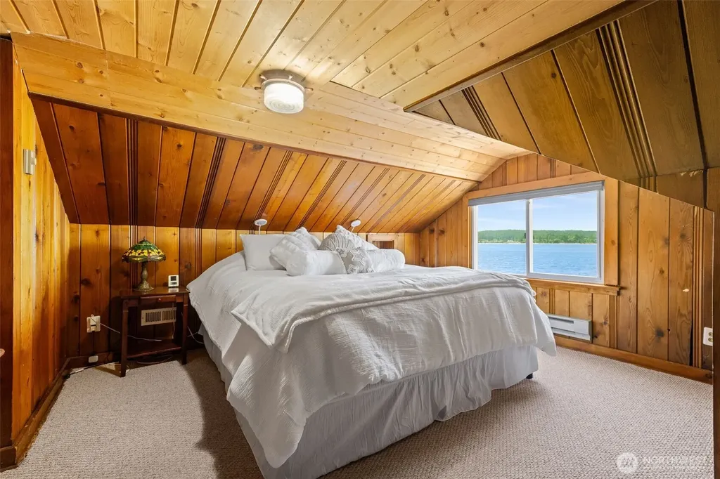 2423 Day Island Boulevard W University Place WA 98466