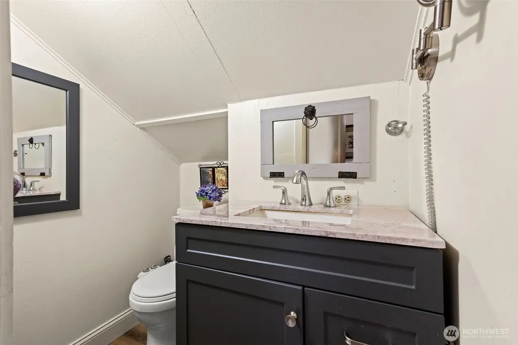 2423 Day Island Boulevard W University Place WA 98466