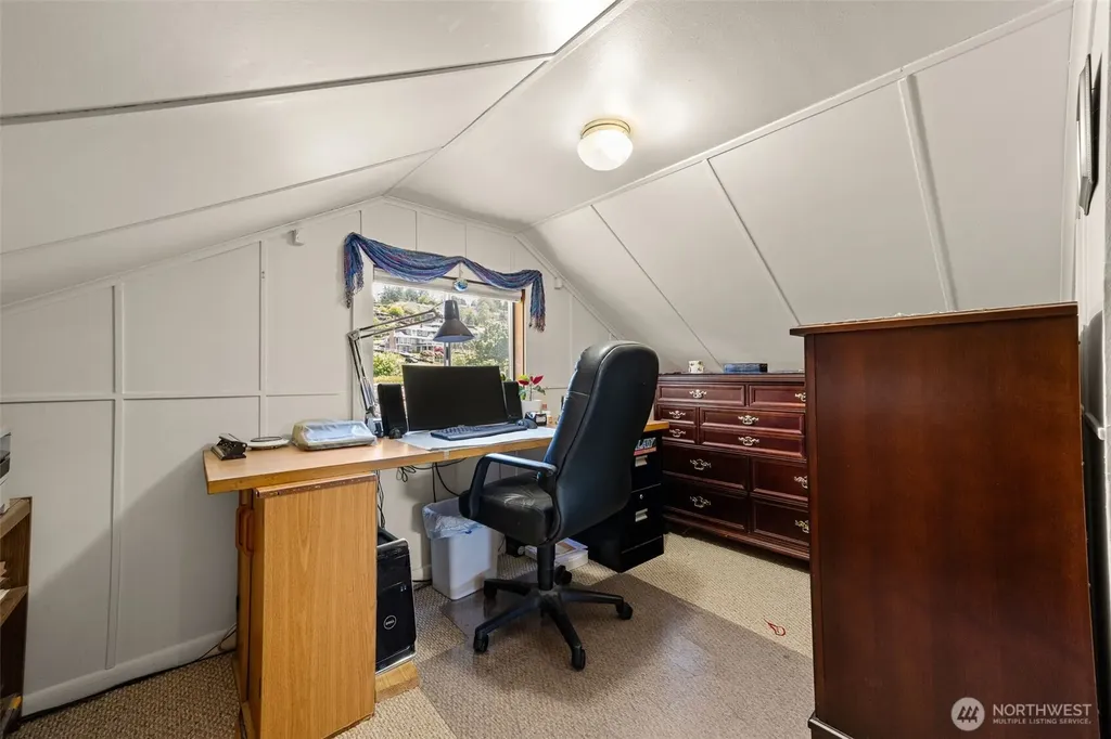 2423 Day Island Boulevard W University Place WA 98466