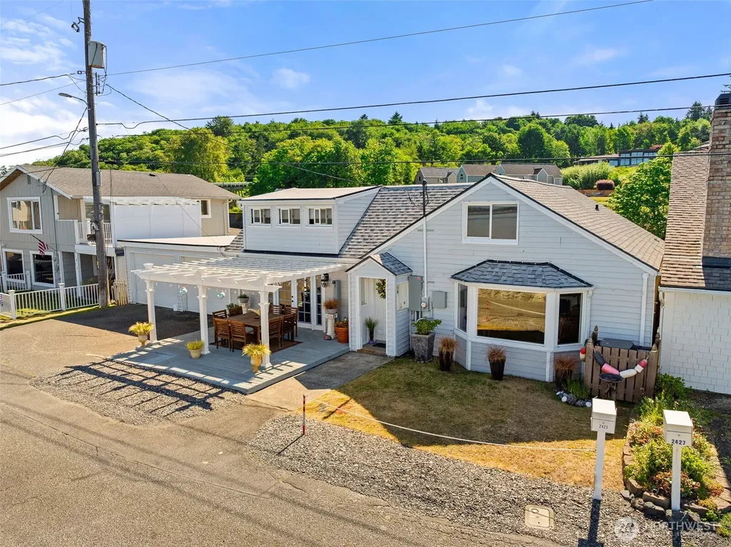 2423 Day Island Boulevard W University Place WA 98466
