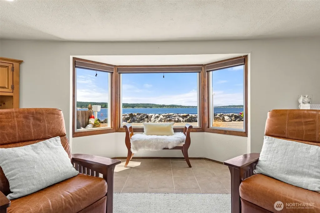 2423 Day Island Boulevard W University Place WA 98466