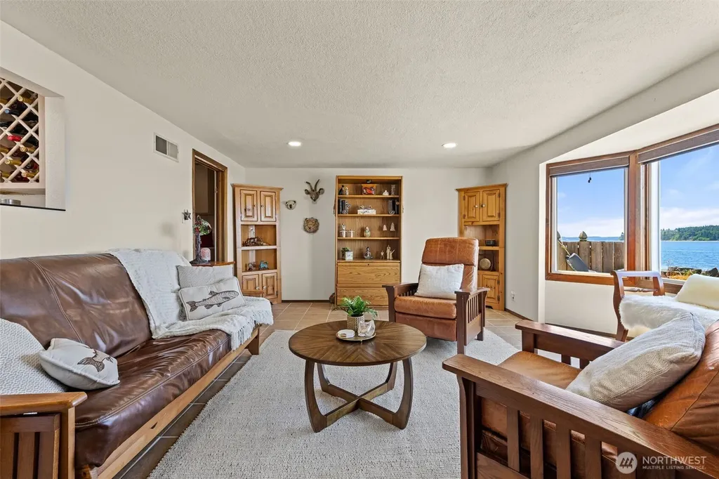2423 Day Island Boulevard W University Place WA 98466