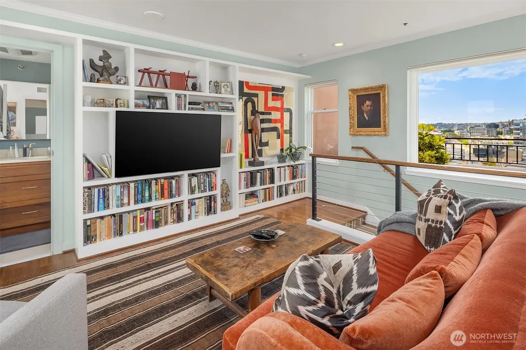 1009 Western Avenue Seattle WA 98104