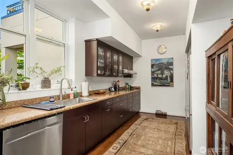 1009 Western Avenue Seattle WA 98104