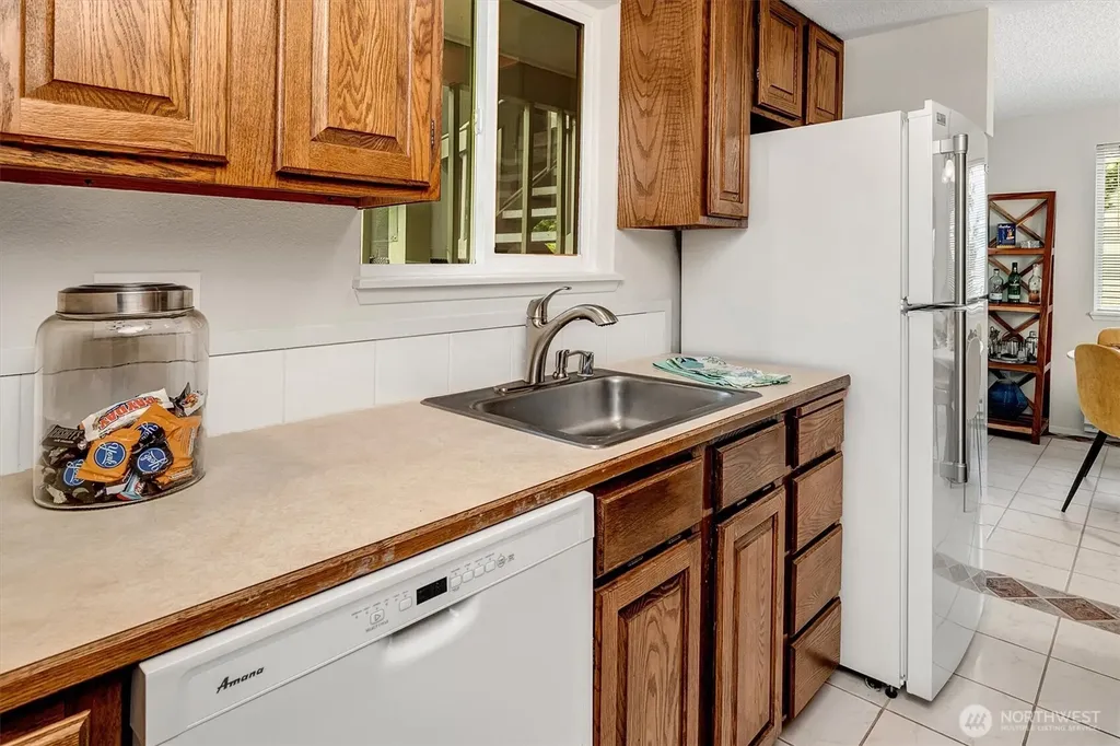 1220 SW 132nd Lane Burien WA 98146