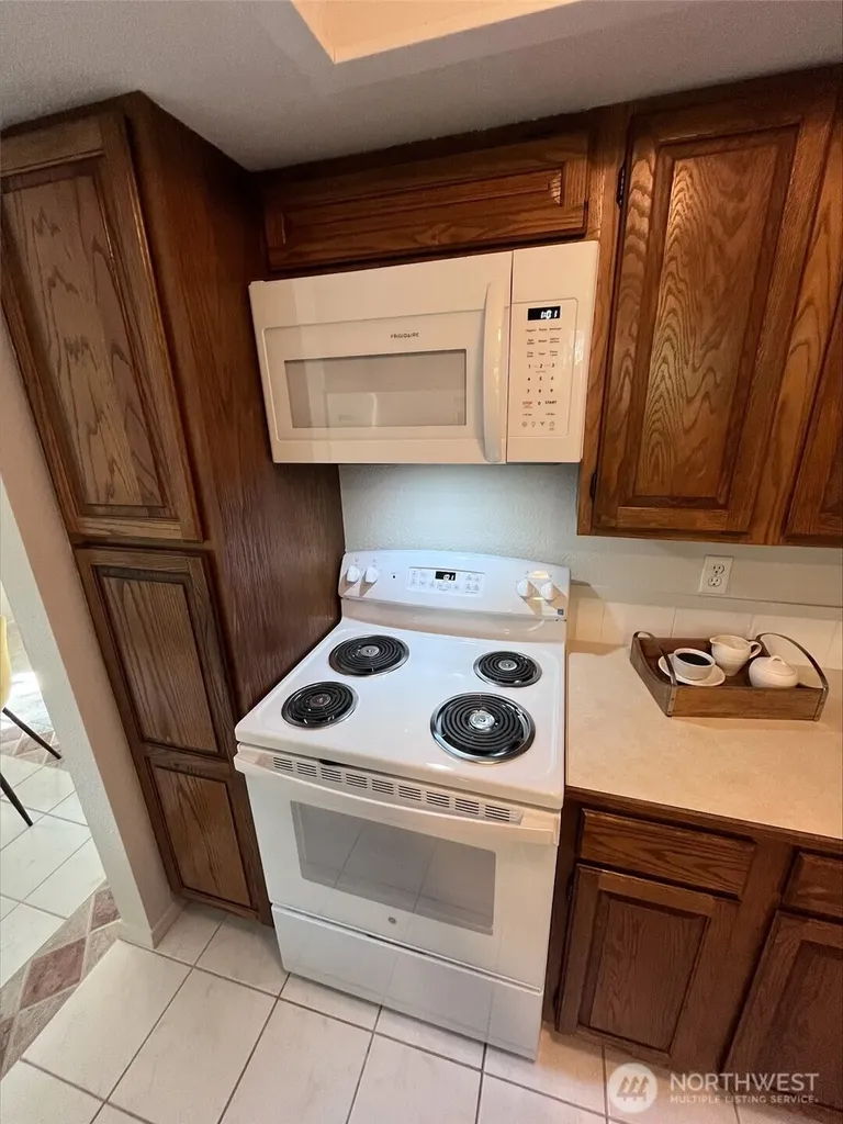 1220 SW 132nd Lane Burien WA 98146