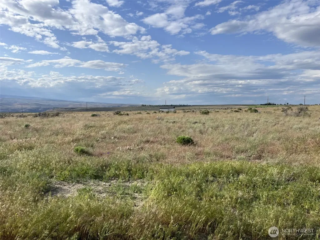 23290 SW Sage Loop Quincy WA 98848