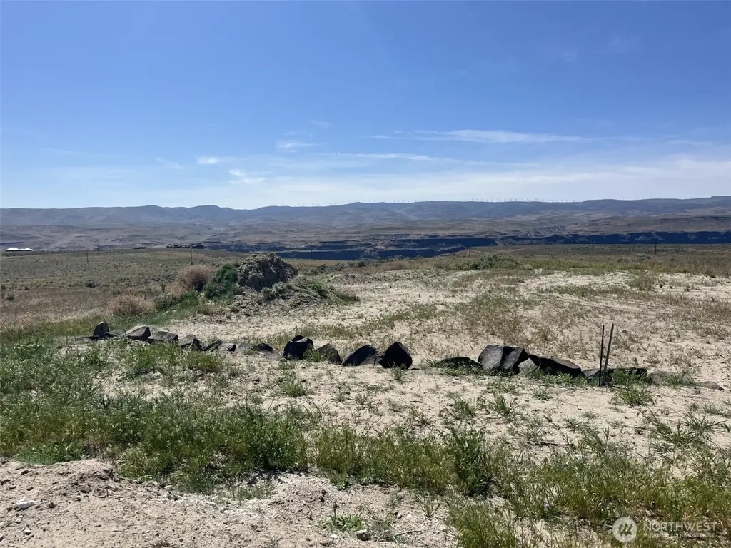 23289 SW Sage Loop Quincy WA 98848