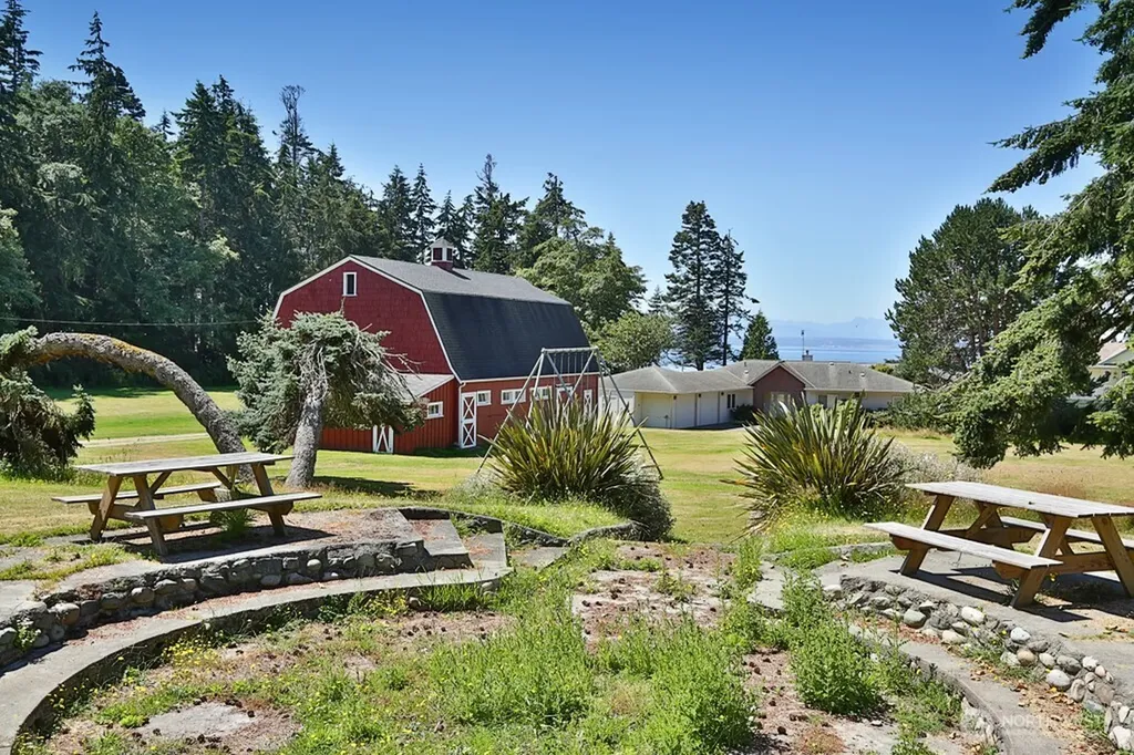 364 Gramayre Road Coupeville WA 98239