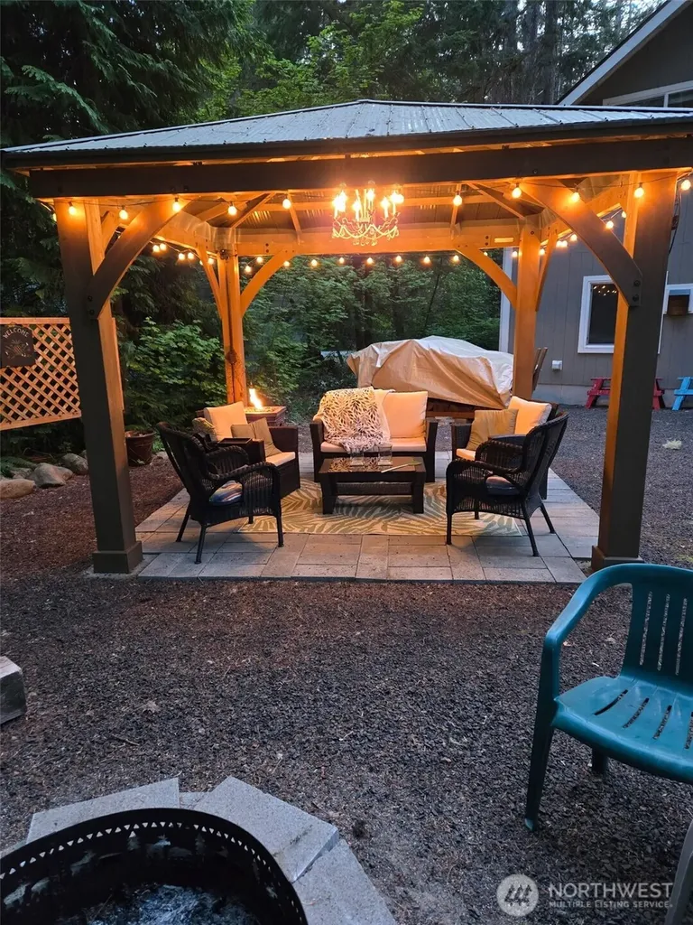 411 N Duckabush Drive E Hoodsport WA 98548