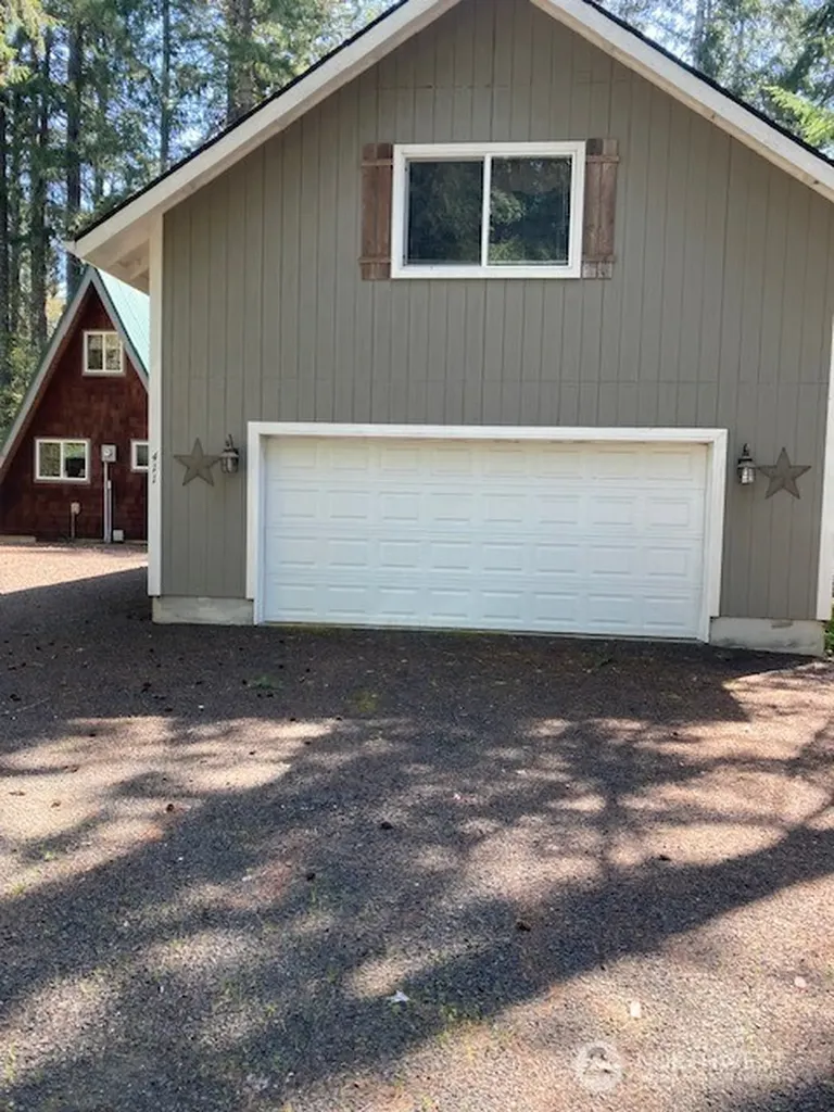 411 N Duckabush Drive E Hoodsport WA 98548