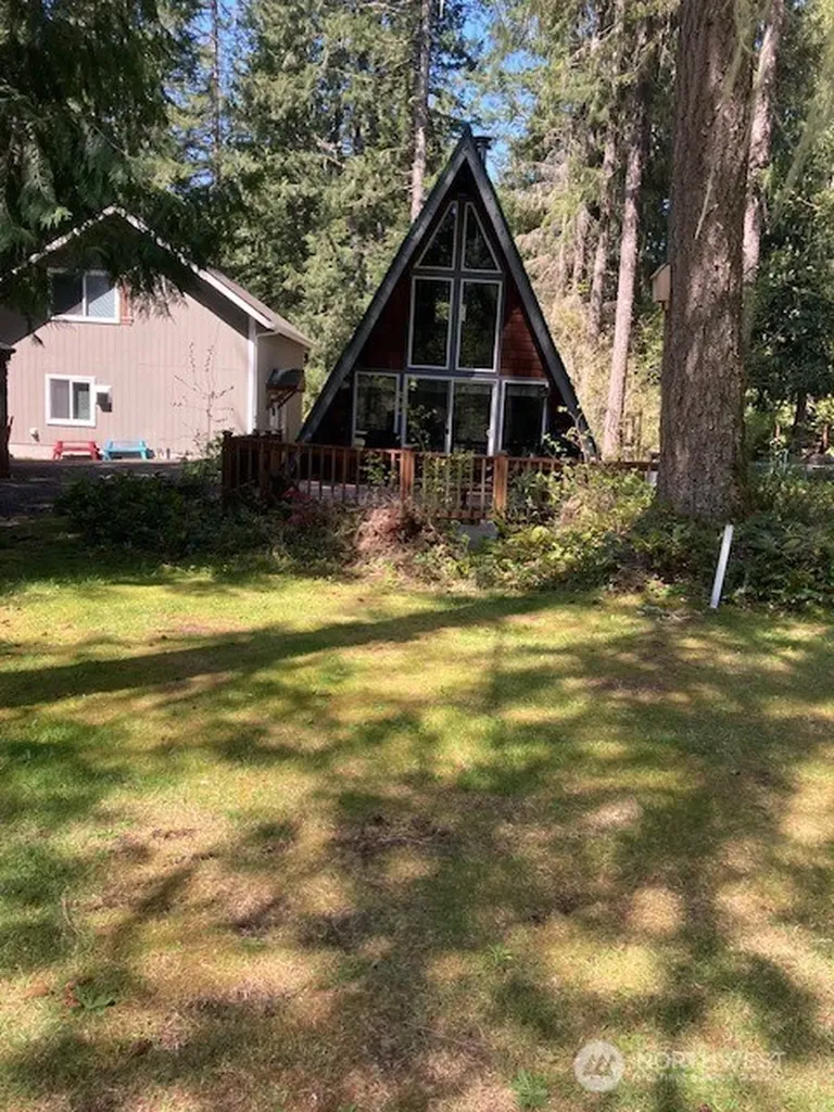 411 N Duckabush Drive E Hoodsport WA 98548