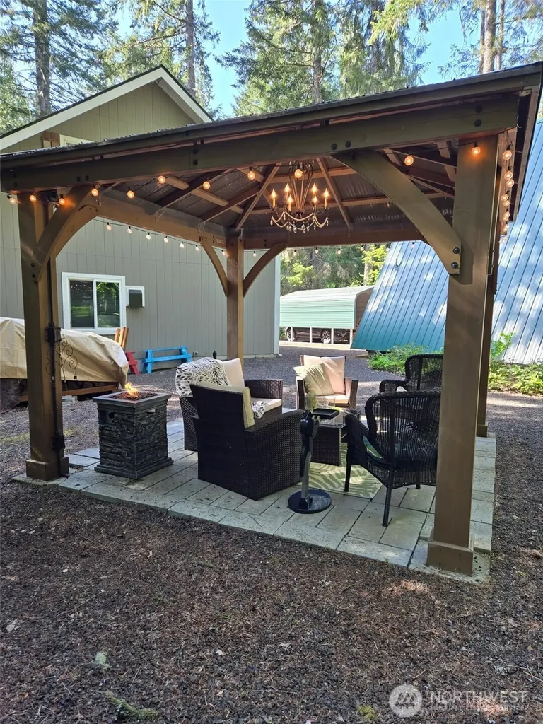 411 N Duckabush Drive E Hoodsport WA 98548