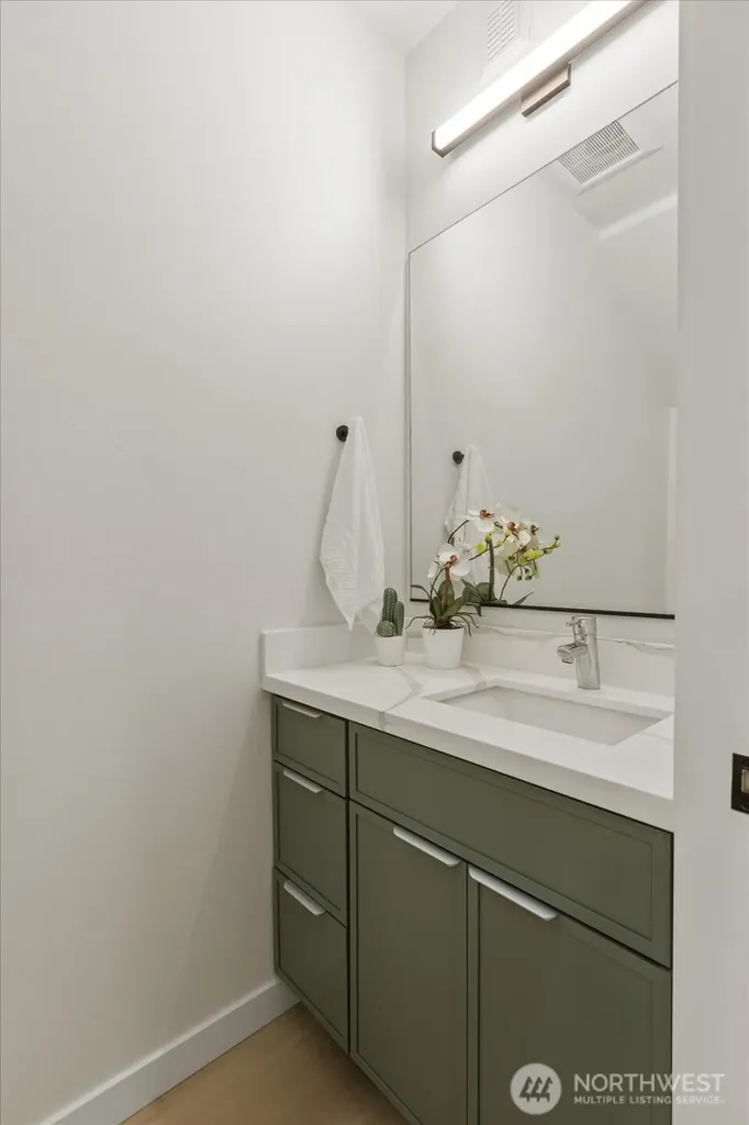 259 E Louisa Street Seattle WA 98102