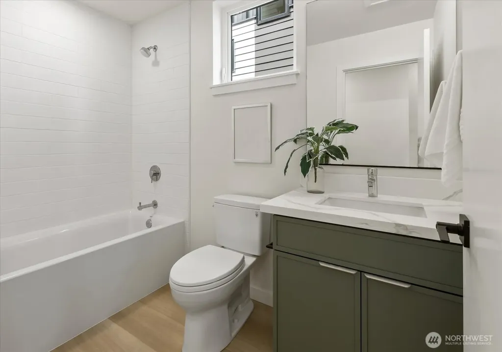 259 E Louisa Street Seattle WA 98102