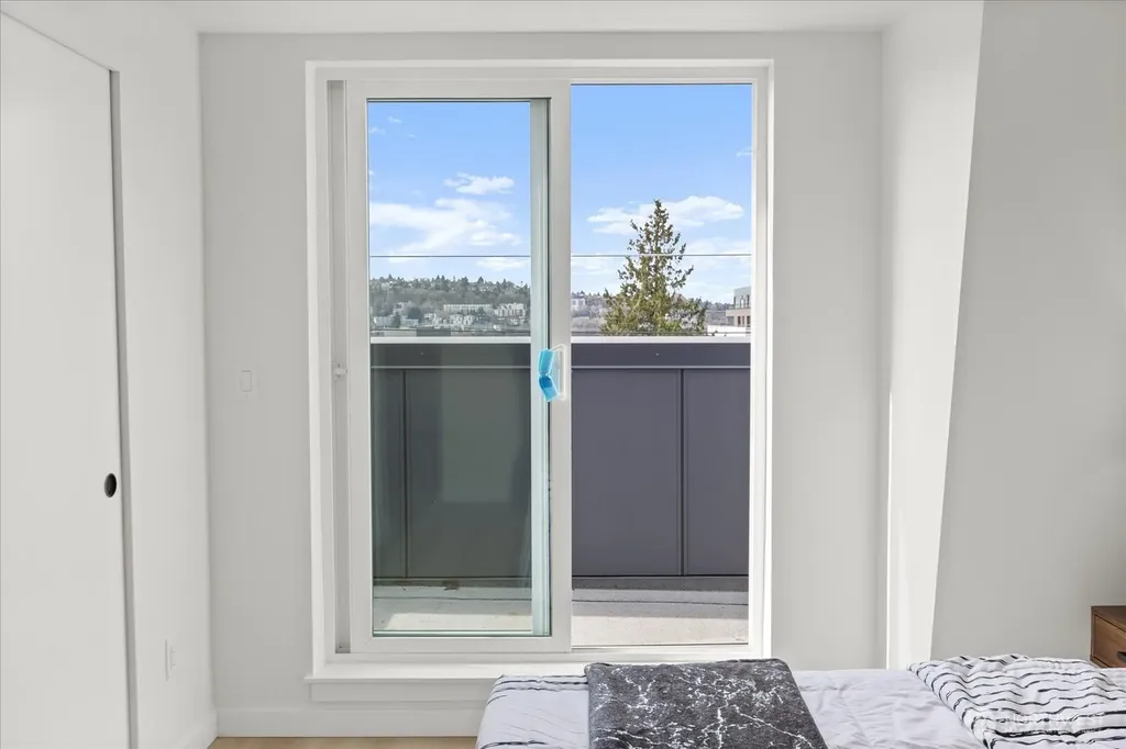 2372 Franklin Avenue E Seattle WA 98102