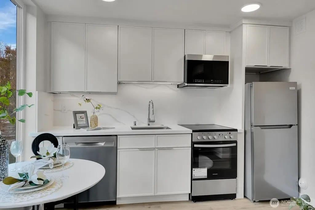 2372 Franklin Avenue E Seattle WA 98102