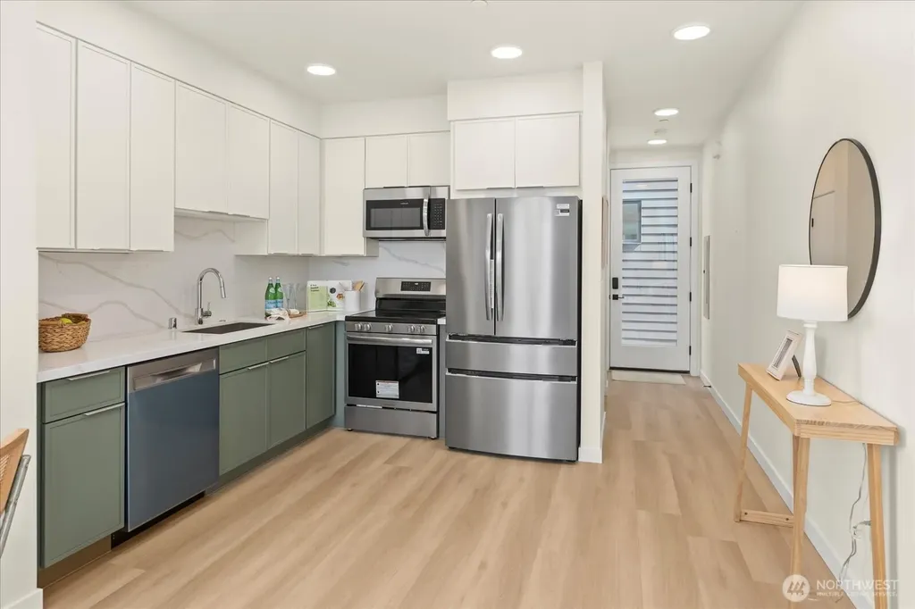 2372 Franklin Avenue E Seattle WA 98102