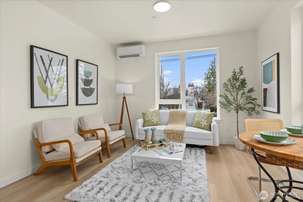 2372 Franklin Avenue E Seattle WA 98102