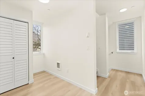 2372 Franklin Avenue E Seattle WA 98102