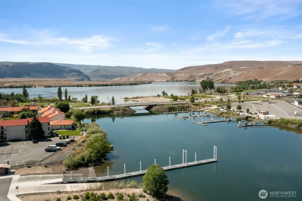 8903 Crescent Bar Road NW Quincy WA 98848