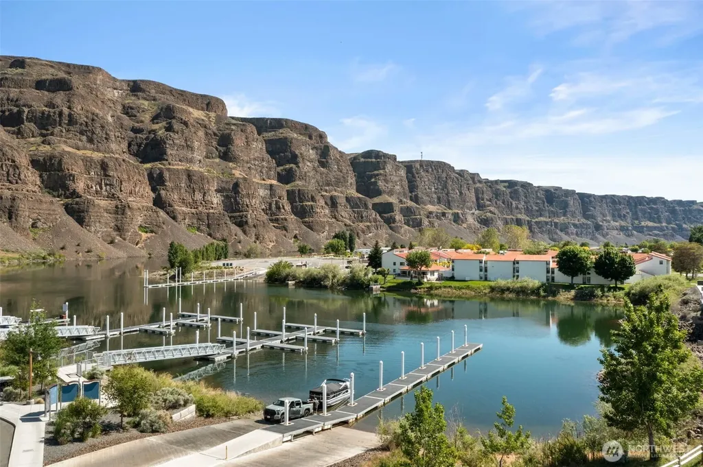 8903 Crescent Bar Road NW Quincy WA 98848