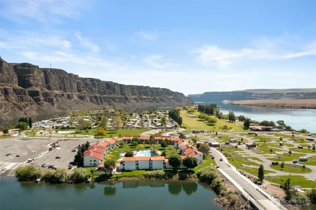 8903 Crescent Bar Road NW Quincy WA 98848