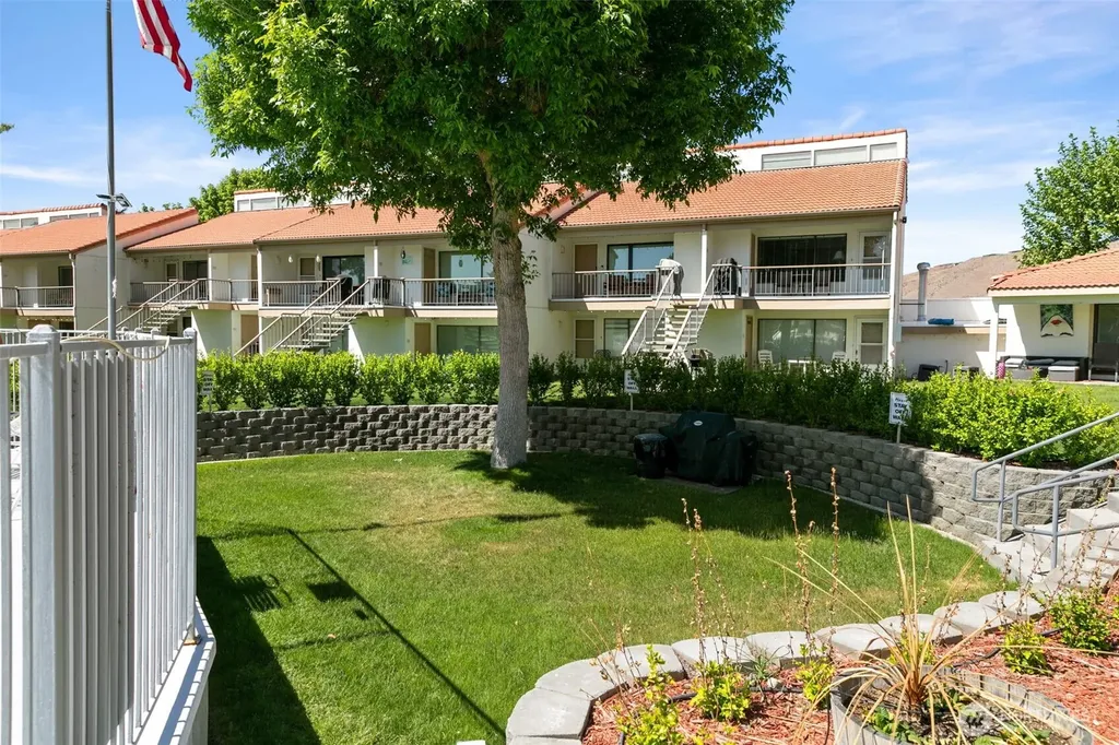 8903 Crescent Bar Road NW Quincy WA 98848