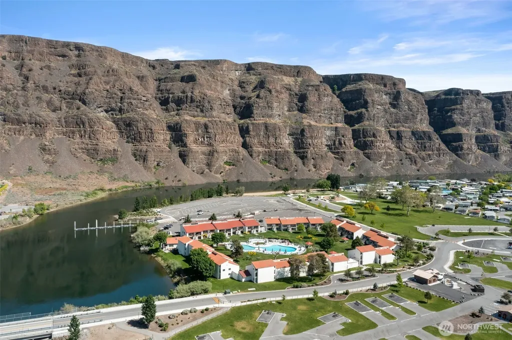 8903 Crescent Bar Road NW Quincy WA 98848