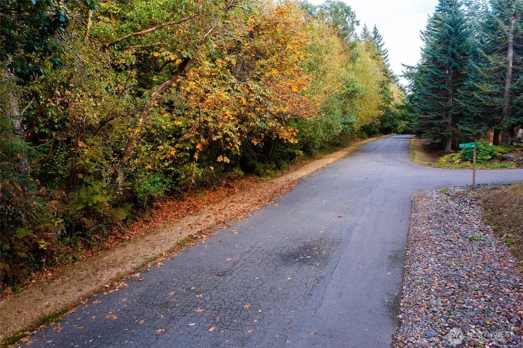 12511 Hallstrom Dr NW Drive NW Gig Harbor WA 98332