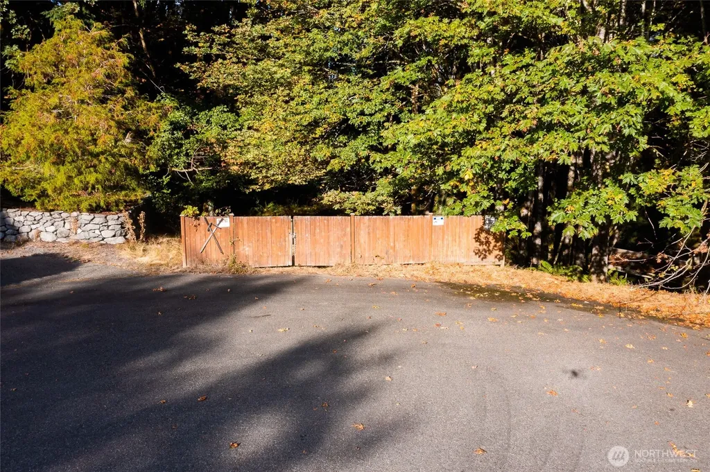 12511 Hallstrom Dr NW Drive NW Gig Harbor WA 98332