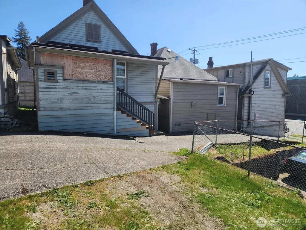1637 Center Street Tacoma WA 98409