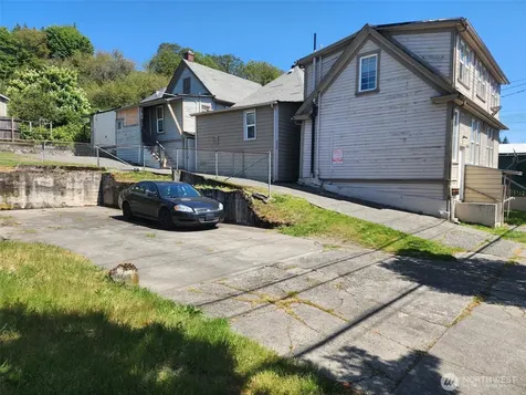 1637 Center Street Tacoma WA 98409